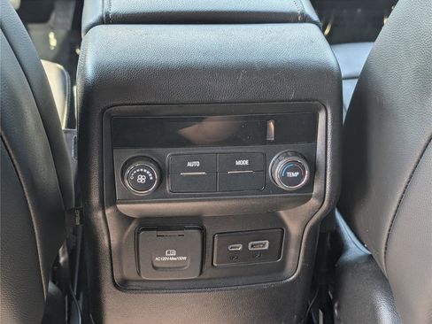 Used 2020 GMC Acadia SLT AWD/4WD image 17