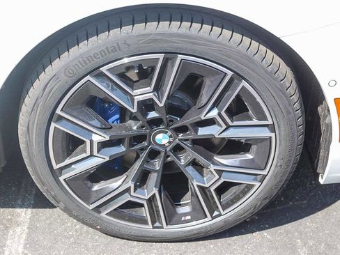 New 2026 BMW i5 eDrive40 w/ M Sport Package image 9