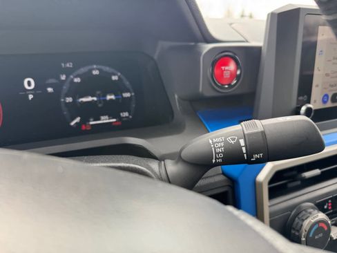 Used 2025 Toyota Tacoma TRD Off-Road image 18