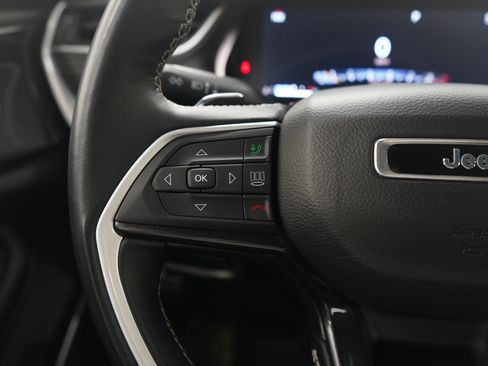 Used 2022 Jeep Grand Cherokee Altitude image 23