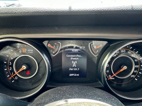 Used 2023 Jeep Gladiator Sport w/ Off Road Group AWD/4WD image 12