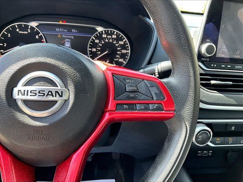 Used 2022 Nissan Altima 2.5 SV FWD image 17