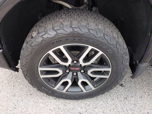 Used 2019 GMC Sierra 1500 AT4 w/ AT4 Premium Package image 10