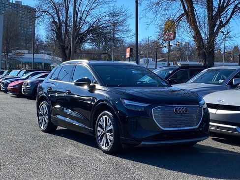 Used 2023 Audi Q4 e-tron Premium Plus w/ Premium Plus image 1