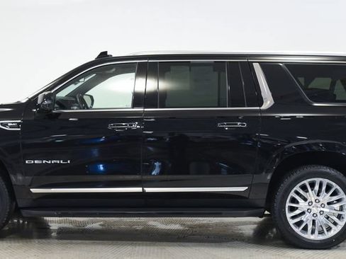 Used 2023 GMC Yukon XL Denali w/ Max Trailering Package AWD/4WD image 9