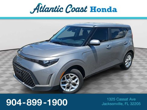 Used 2023 Kia Soul LX w/ Option Group 015 FWD image 1