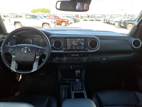 Used 2022 Toyota Tacoma TRD Pro AWD/4WD image 11
