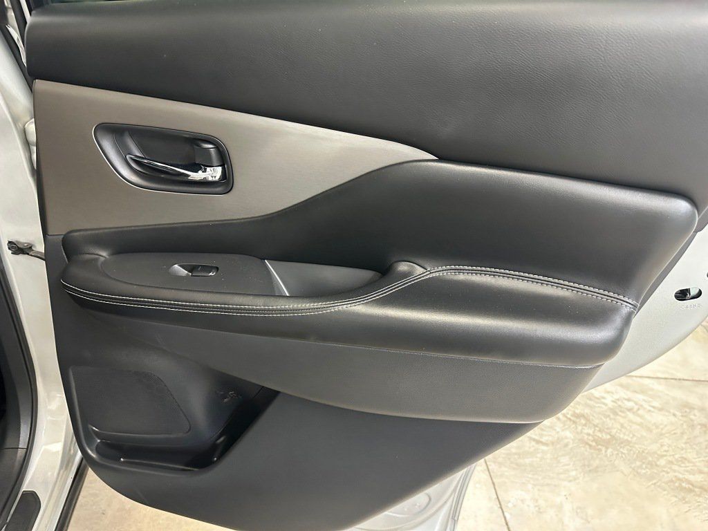 Used 2023 Nissan Murano SV FWD image 27
