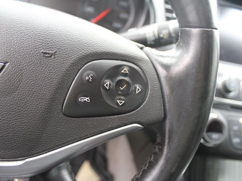 Used 2017 Chevrolet Impala Premier w/ Enhanced Convenience Package image 25