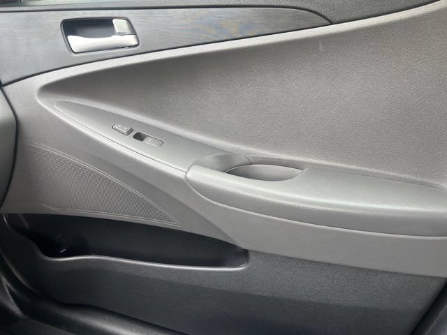 Used 2012 Hyundai Sonata GLS FWD image 22
