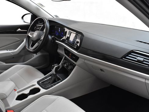 Used 2022 Volkswagen Jetta SE image 27