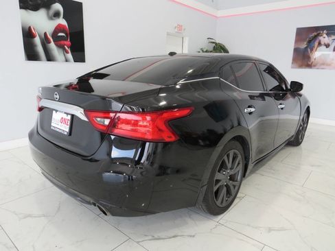 Used 2017 Nissan Maxima 3.5 S image 3
