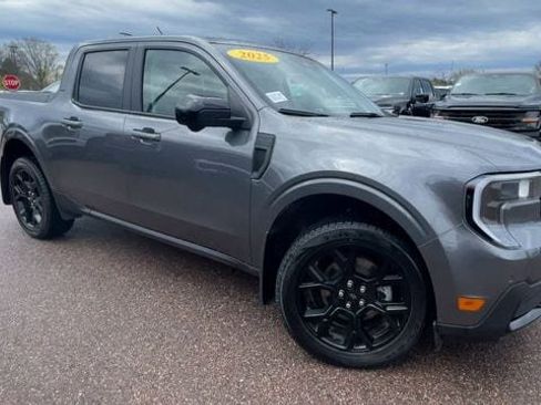 Used 2025 Ford Maverick Lariat w/ Black Appearance Package AWD/4WD image 8