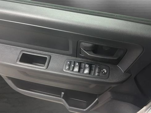Used 2017 RAM 1500 Express w/ Express Value Package RWD image 16