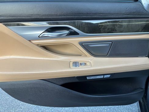 Used 2016 BMW 750i xDrive image 28