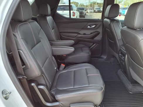 Used 2023 Chevrolet Traverse RS image 15