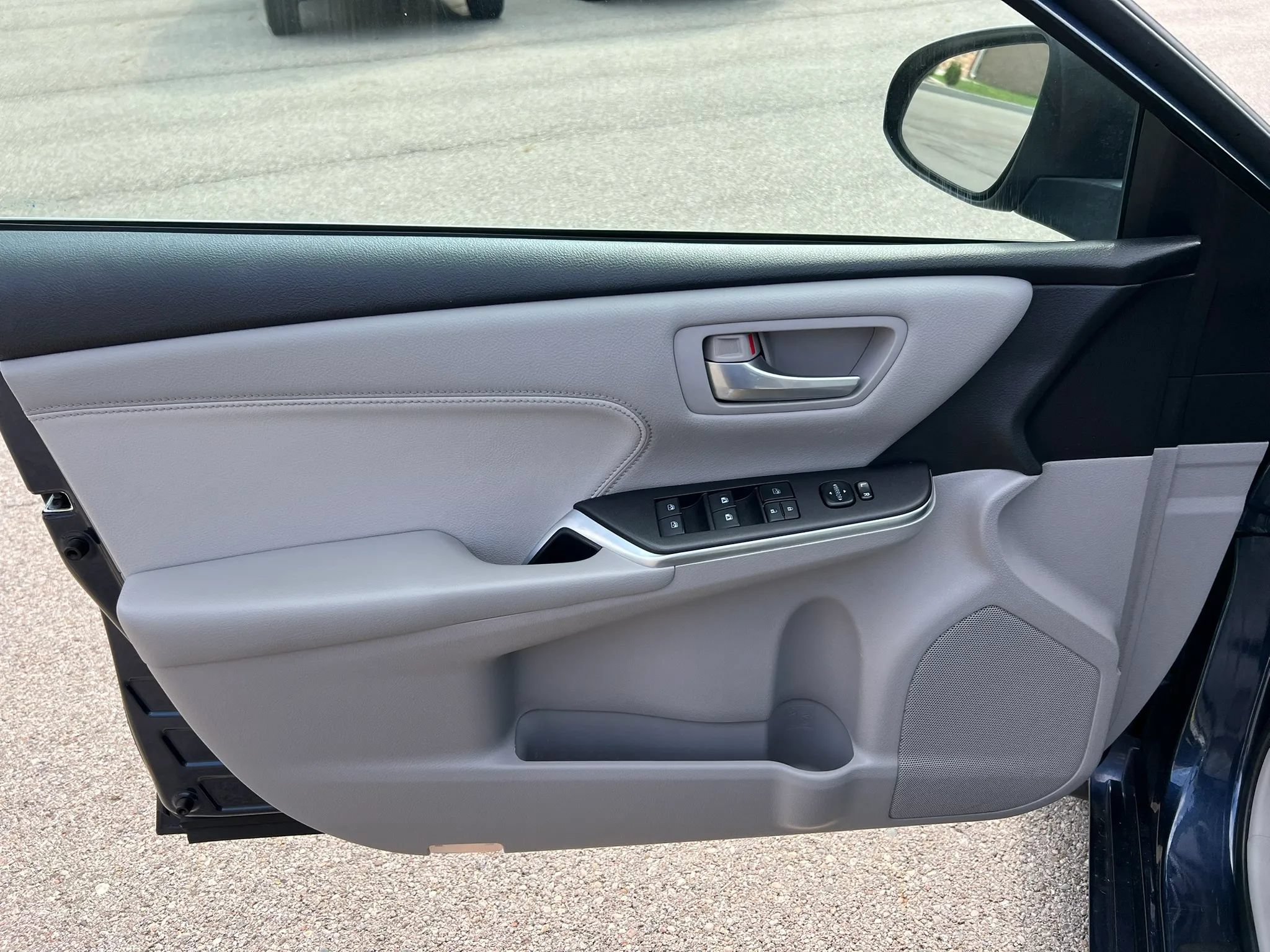 Used 2016 Toyota Camry XLE w/ Protection Package (Q2) FWD image 22