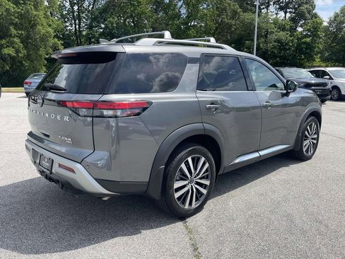 Used 2022 Nissan Pathfinder Platinum w/ Cargo Package AWD/4WD image 6