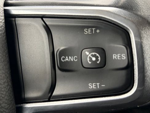 Used 2019 RAM 1500 Laramie AWD/4WD image 27