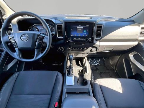 Used 2023 Nissan Frontier SV w/ Tow Package image 7