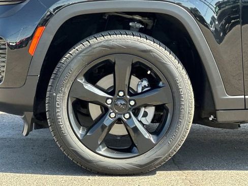 Certified 2023 Jeep Grand Cherokee Altitude RWD image 25