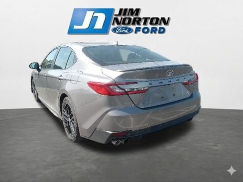 Used 2025 Toyota Camry SE FWD image 7