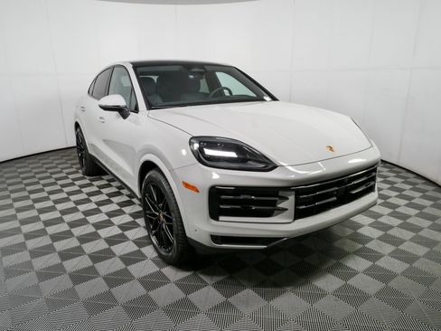 New 2026 Porsche Cayenne Coupe AWD/4WD image 29