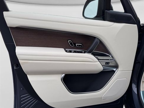 New 2026 Land Rover Range Rover SE image 12