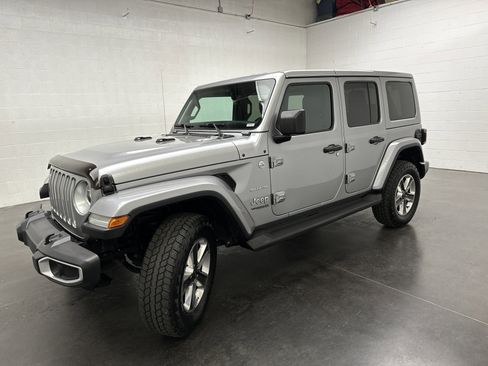 Used 2021 Jeep Wrangler Unlimited Sahara AWD/4WD image 4