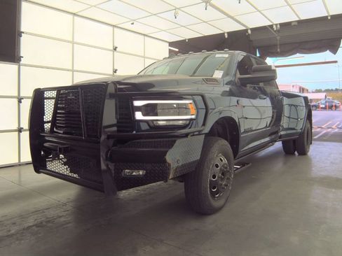 Used 2022 RAM 3500 Laramie AWD/4WD image 4