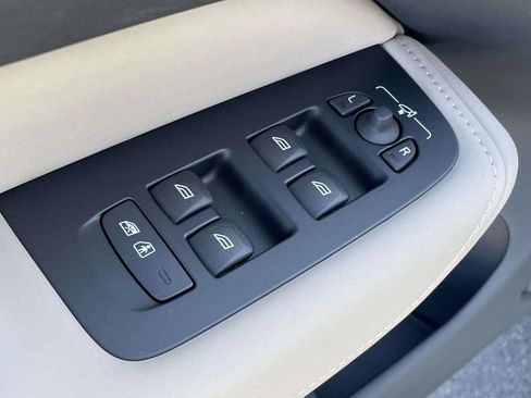 New 2026 Volvo XC60 B5 Plus w/ Protection Package Premier image 6