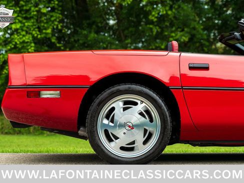 Used 1988 Chevrolet Corvette Convertible RWD image 44