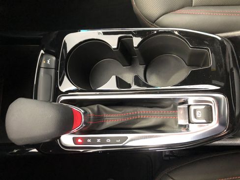 Used 2024 Chevrolet Trax RS w/ Driver Confidence Package image 21