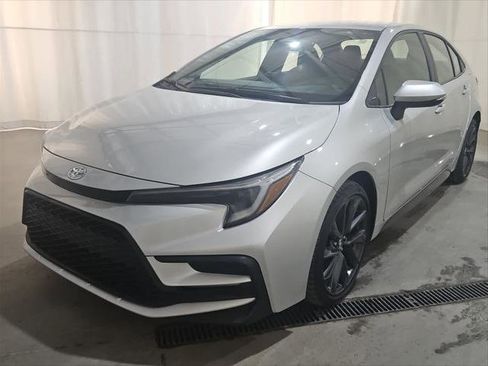 Certified 2024 Toyota Corolla SE FWD image 1