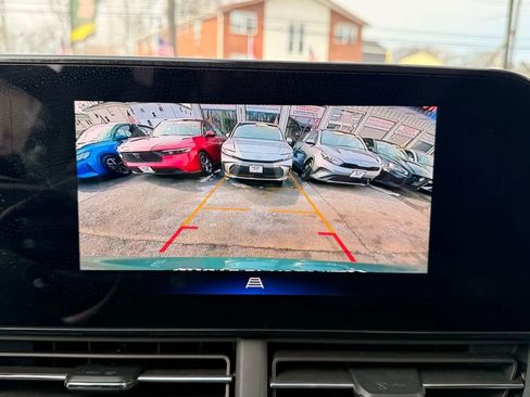 Used 2025 Chevrolet Trax LT image 23