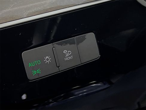 Certified 2022 Audi e-tron Premium w/ Convenience Plus Package image 10