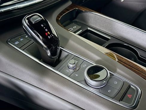 Used 2022 Cadillac Escalade ESV Premium Luxury image 20