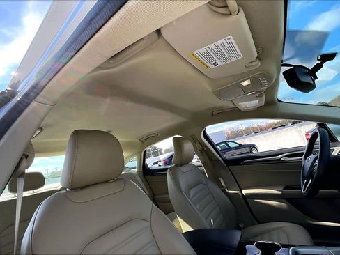 Used 2016 Ford Fusion SE w/ Equipment Group 202A image 13