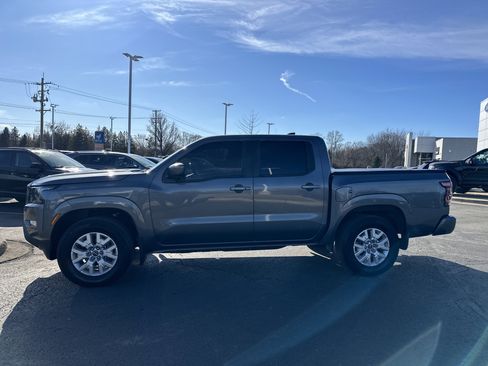 Used 2022 Nissan Frontier SV image 7