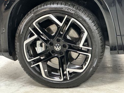 New 2026 Volkswagen Tiguan SEL R-Line AWD/4WD image 25