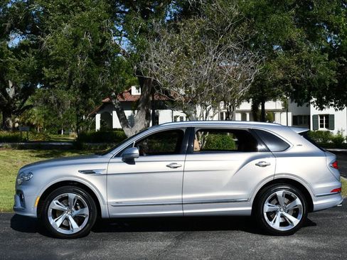 Used 2023 Bentley Bentayga Extended Wheelbase AWD/4WD image 28