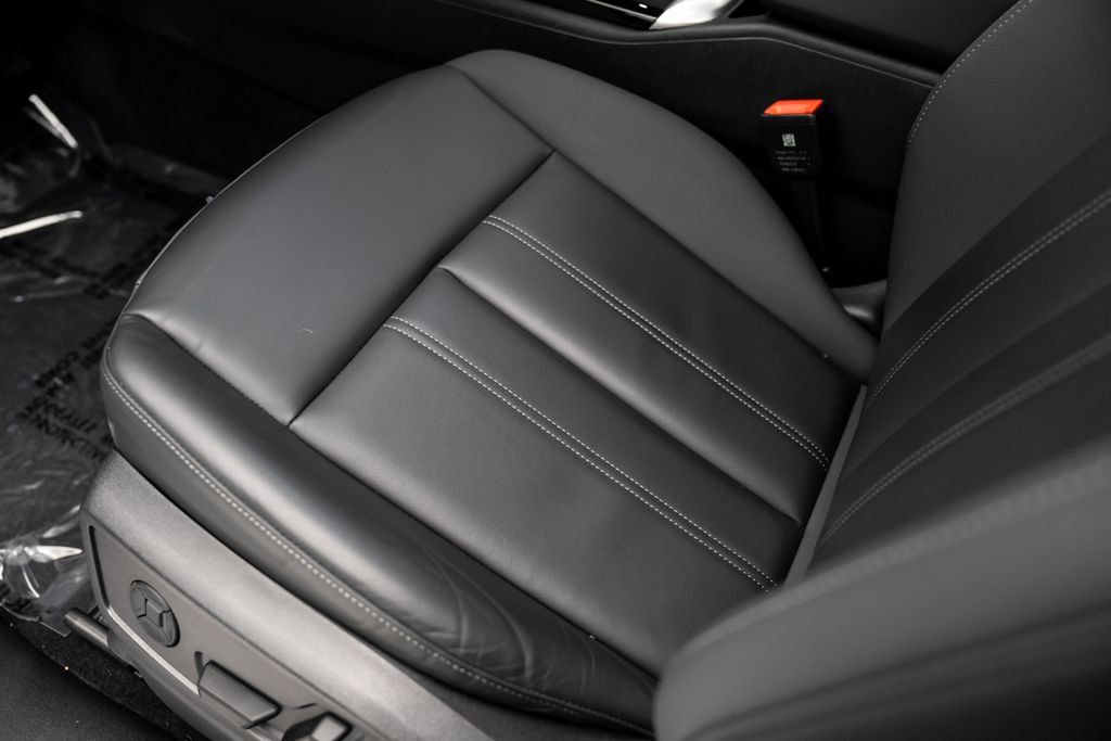 Certified 2025 Audi Q5 Premium w/ Convenience Package AWD/4WD image 6