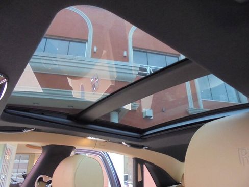 Used 2011 Rolls-Royce Ghost RWD image 23