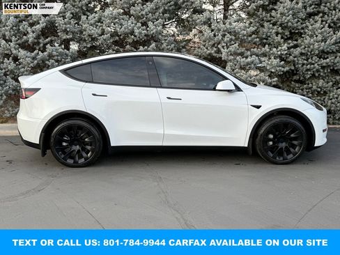 Used 2022 Tesla Model Y Long Range image 10