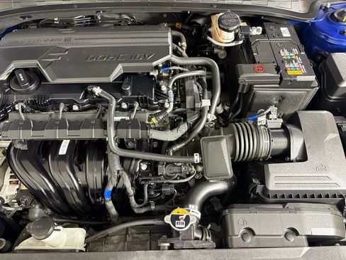 Used 2025 Hyundai Elantra Limited image 40