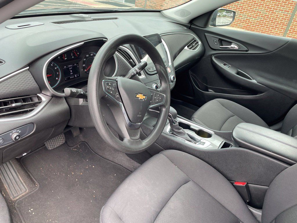 Used 2025 Chevrolet Malibu LT FWD image 20
