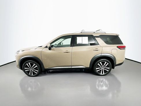 Used 2023 Nissan Pathfinder Platinum w/ Cargo Package AWD/4WD image 4
