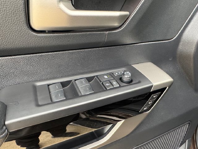 Used 2023 Toyota Tundra Limited AWD/4WD image 5