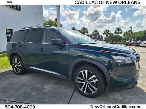 Used 2025 Nissan Pathfinder Platinum FWD image 1