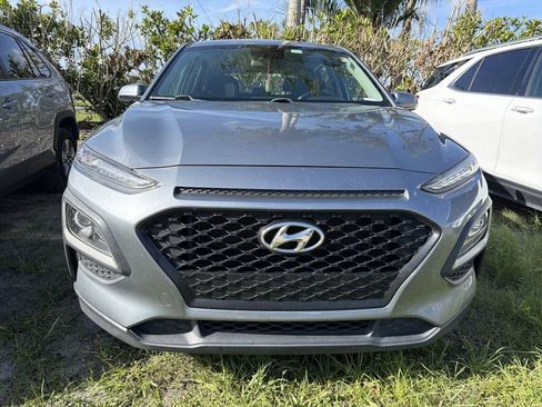 Used 2020 Hyundai Kona SE FWD image 2